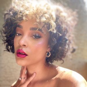 Meet your Posher, Brittney